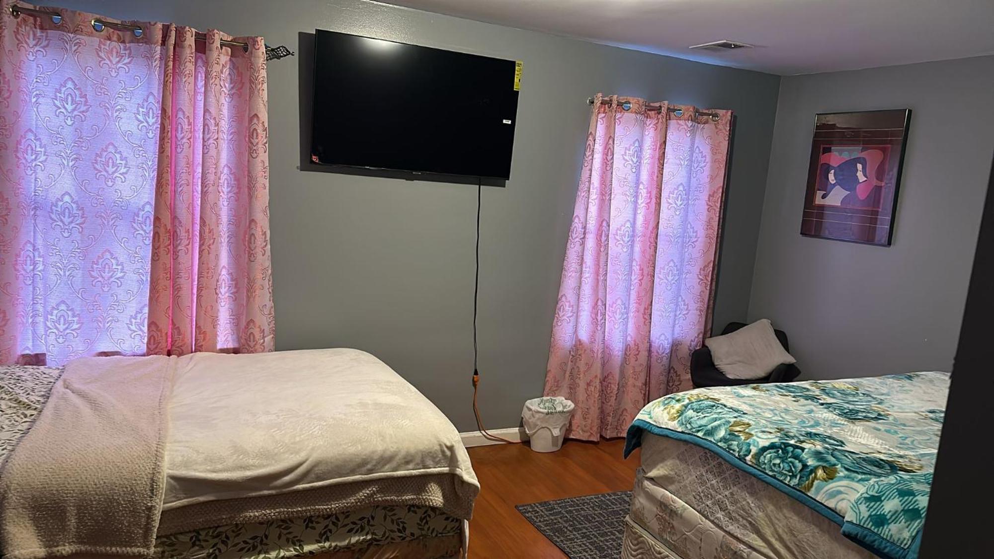 Divine Villa Guest House 65 Sherman 6Mins To Airport And 4Mins To Penn Station نيوآرك المظهر الخارجي الصورة
